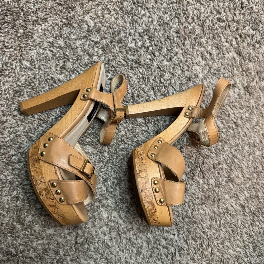 Chinese Laundry Tan Platform Heels Size 6